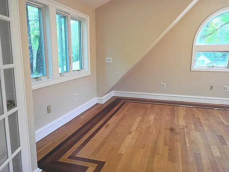 106R Main — Photo 23