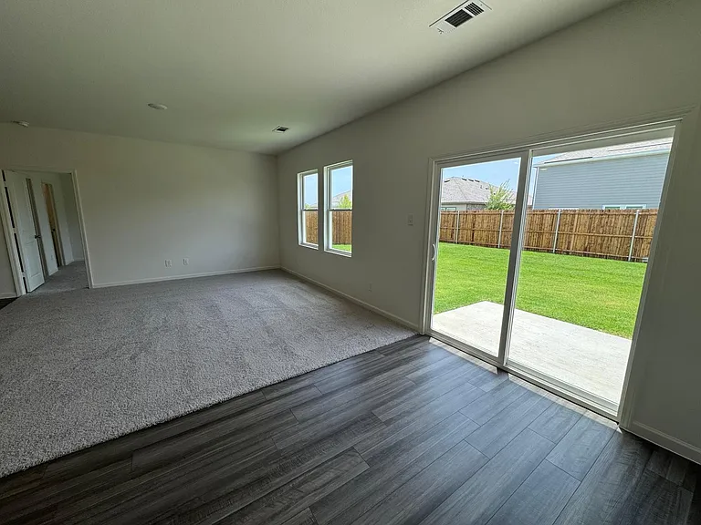 4909 McCoy Dr — Photo 3