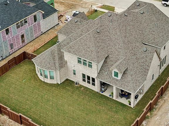 4th image of 4421 Mueller Ln