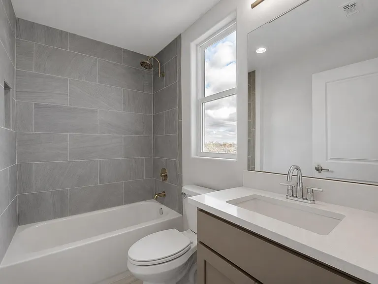 7104 Blessing Ave #B — Photo 14