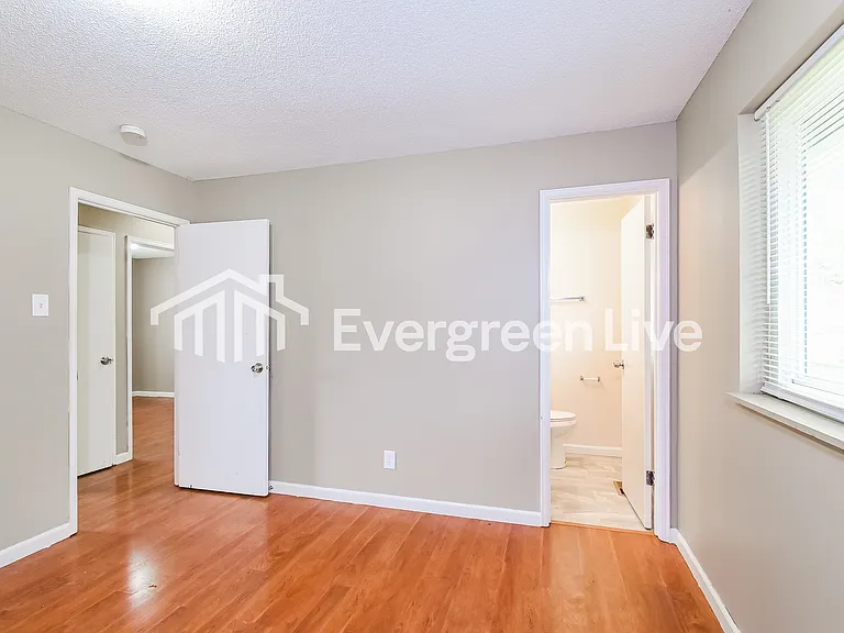 11494 Altozano Ln — Photo 8