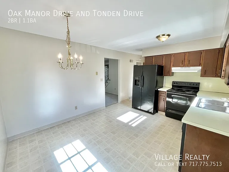 Oak Manor Dr — Photo 51
