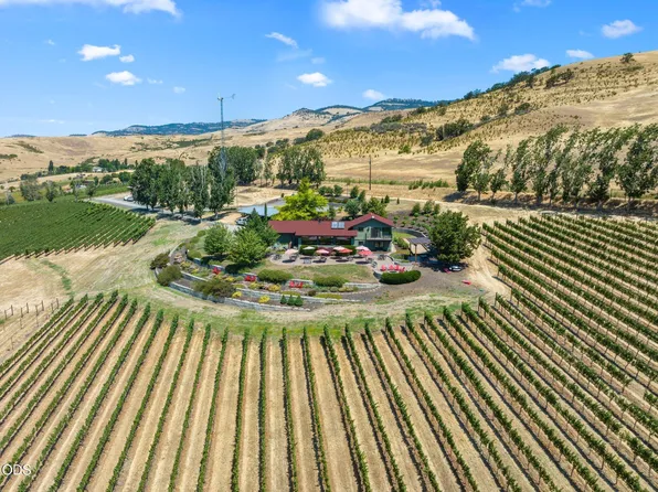 1320 N Mountain Ave, Ashland, OR 97520