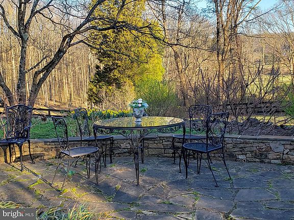 2nd image of 5556 Merry Oaks Rd