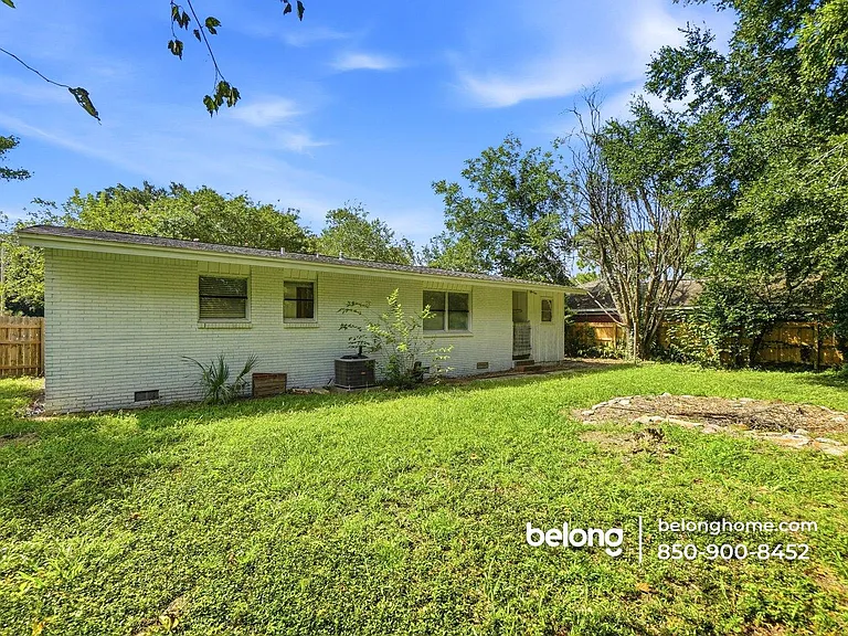 6011 Greenwood Ln — Photo 23