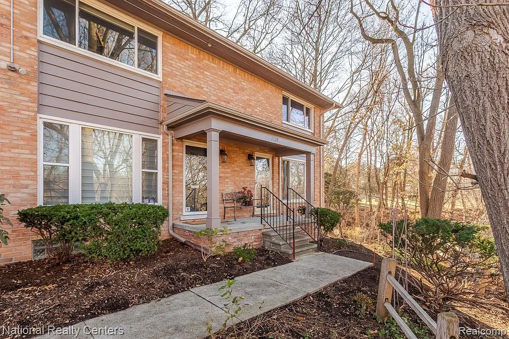 2 bed, 1.5 bath, 1227 sqft, $3,185 — Photo 1
