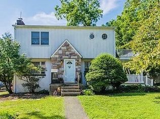 9 Tice St, Bloomingdale, NJ 07403