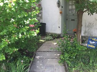 18 Hilltop Rd, Philadelphia, PA 19118