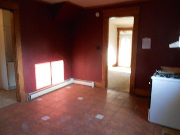 4th image of 122 E Central Ave