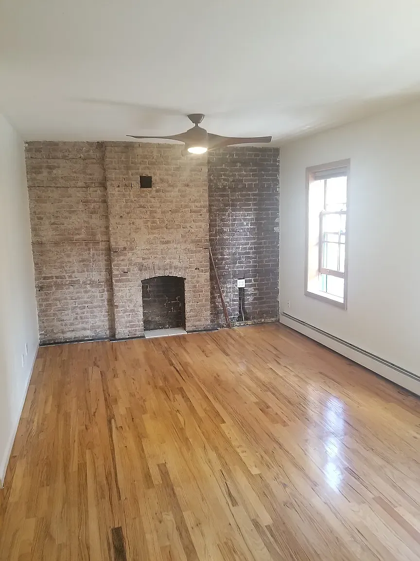 204 Front Street — Photo 4
