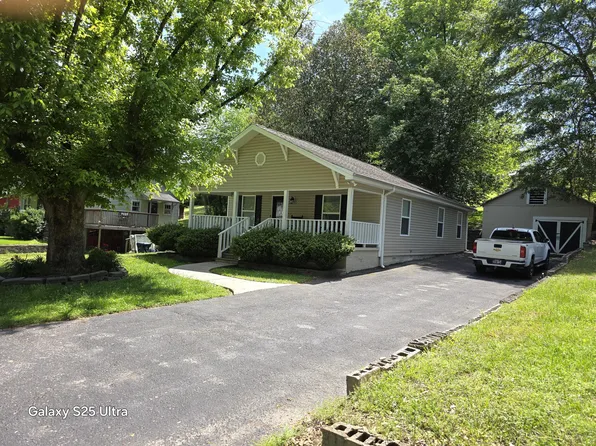 410 Gordon St, Chickamauga, GA 30707