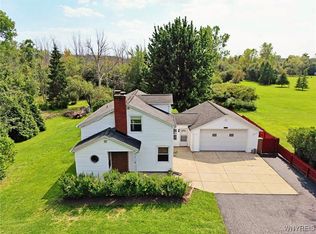 4150 Mapleton Rd, Lockport, NY 14094