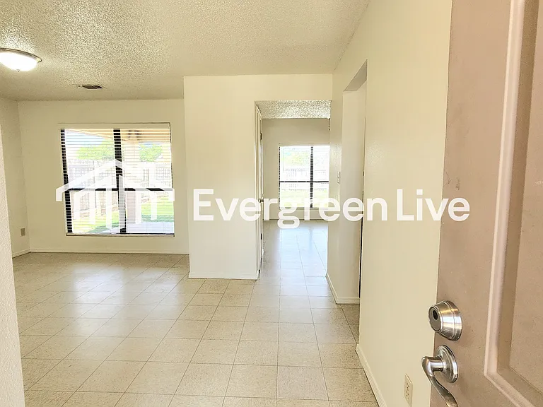 2192 Santa Clara Ct — Photo 2
