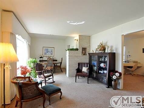 5th image of 235 Meadowood Ln