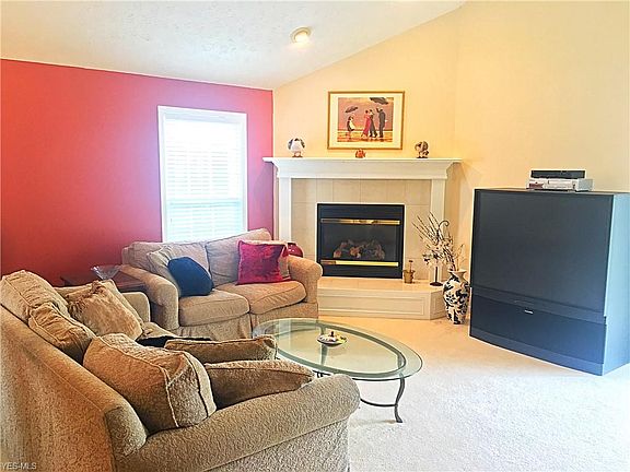 4th image of 15370 Oak Hollow Ln