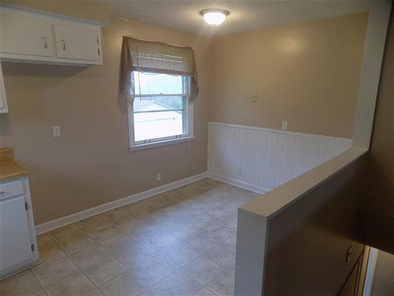 4th image of 239 Cedar Creek Dr