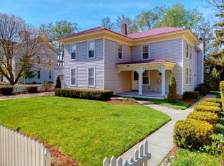 112 E Center St, Douglas, MI 49406