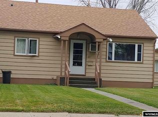 1424 Robertson Ave, Worland, WY 82401