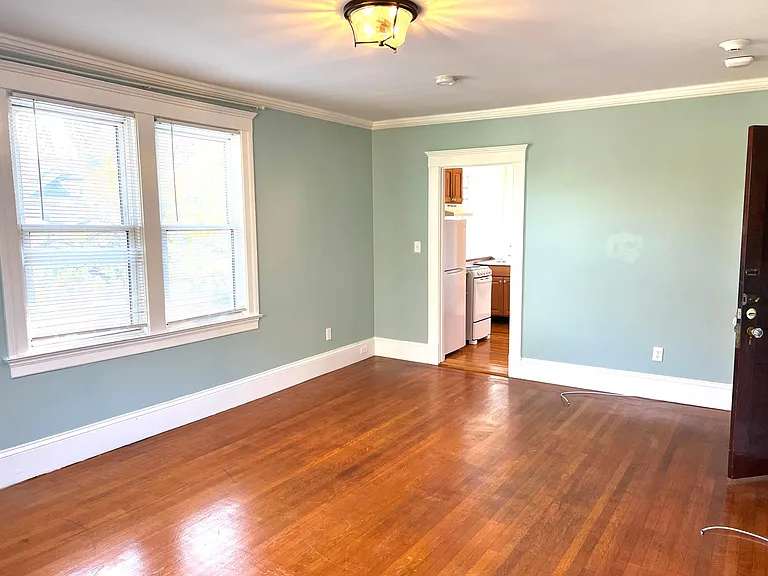 445 S Main St #6 — Photo 4