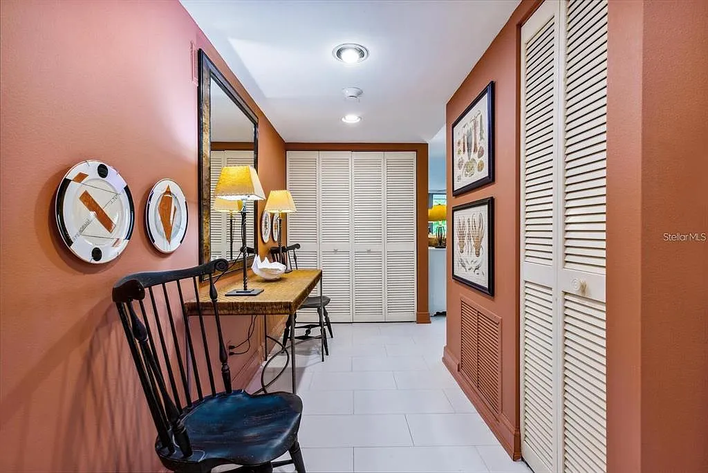 2 bed, 2.0 bath, 1640 sqft, $4,200 — Photo 2