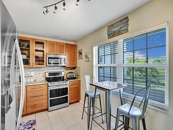 5th image of 535 Oaks Drive Apt 402