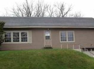 34 Colony Pl, Millinocket, ME 04462