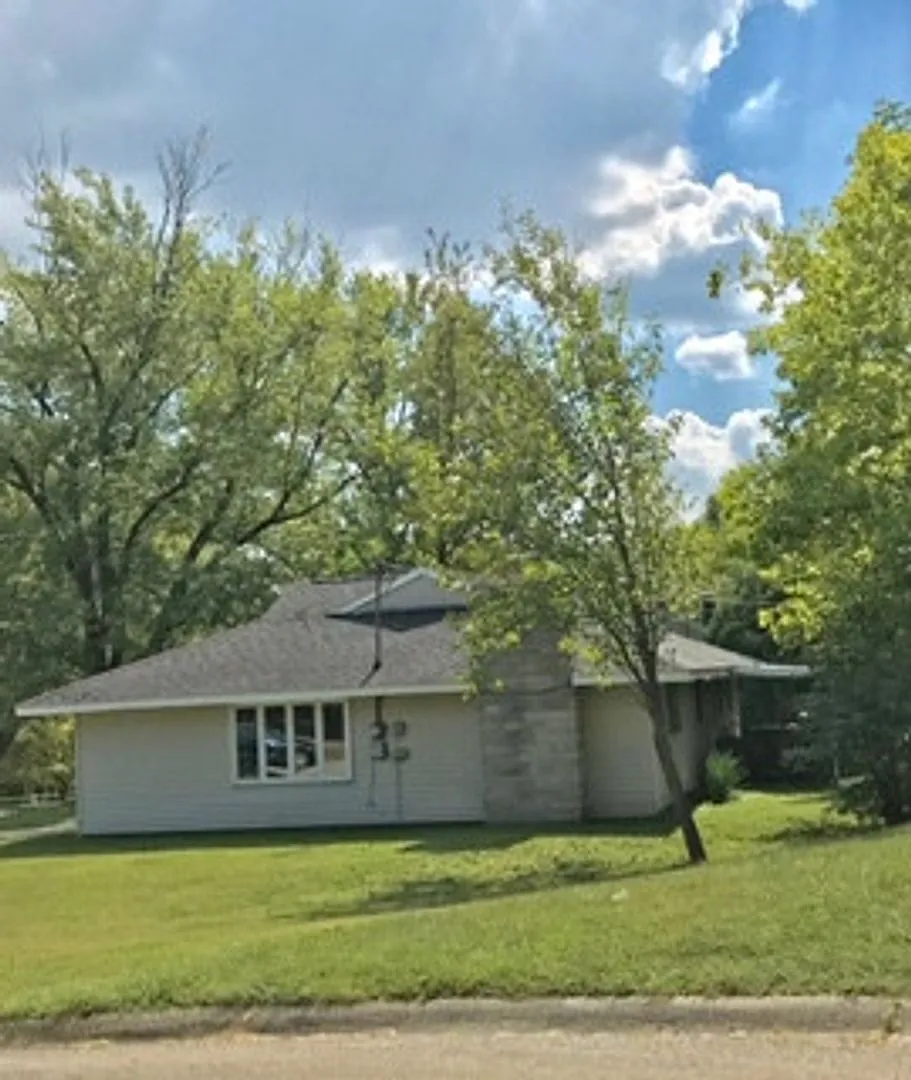 3 Bedroom Ranch Home Avail August 2026; Monthly Rent $1,650 — Photo 3