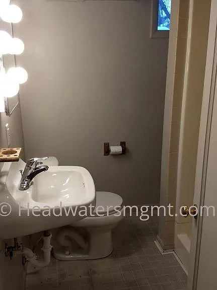 407 W Lamme St #B — Photo 14