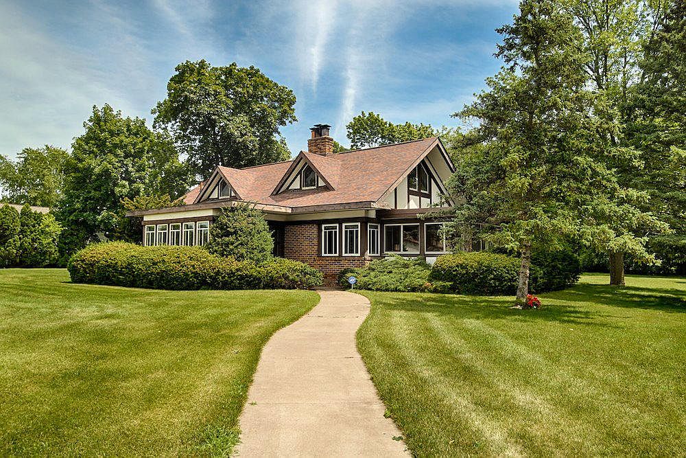 2501 Cass St, La Crosse, WI 54601 Zillow