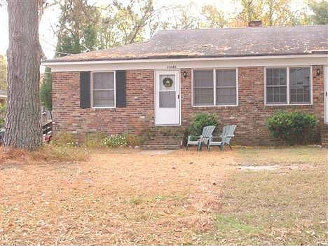 1st image of 2508B E Third St