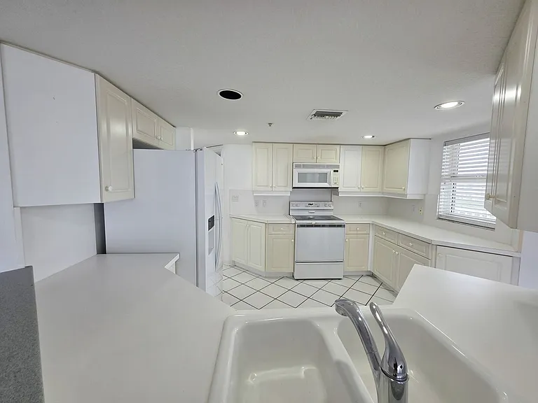 5051 N Highway A1A #7-6 — Photo 24
