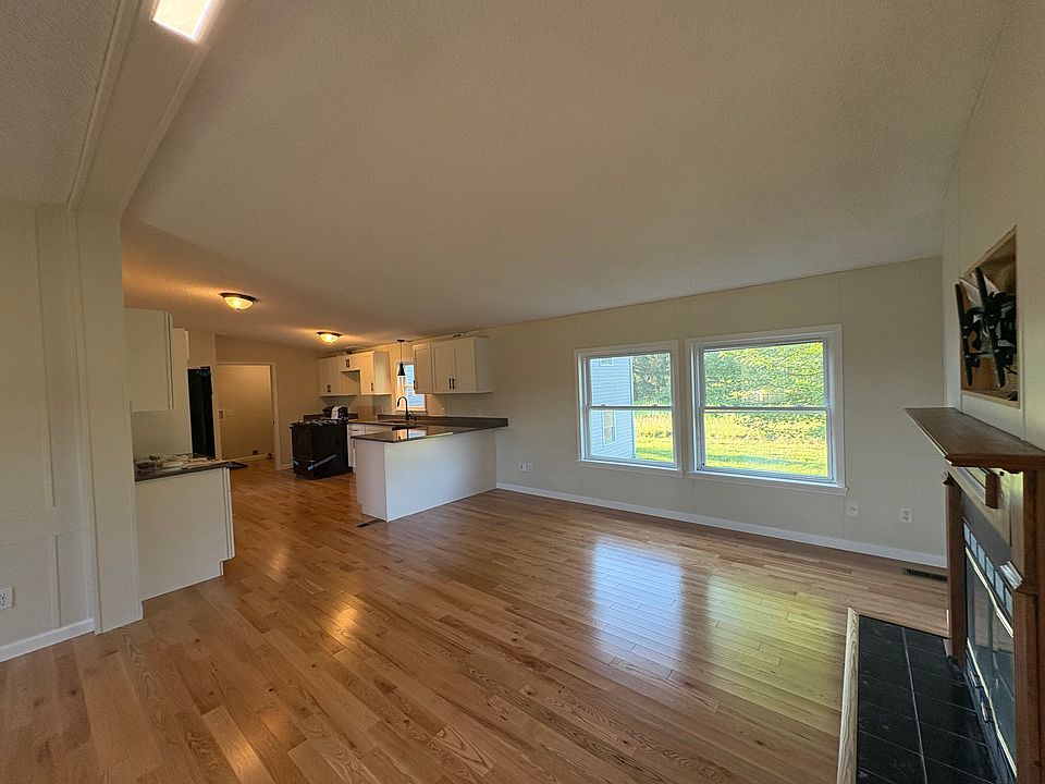 Living Area/Kitchen