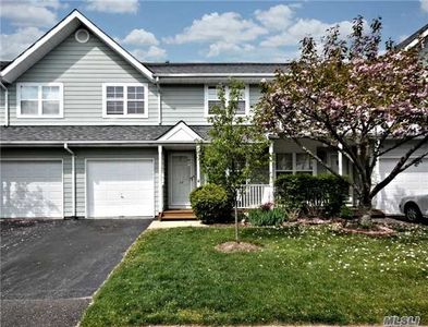 38 Fairlawn Dr, Central Islip, NY, 11722