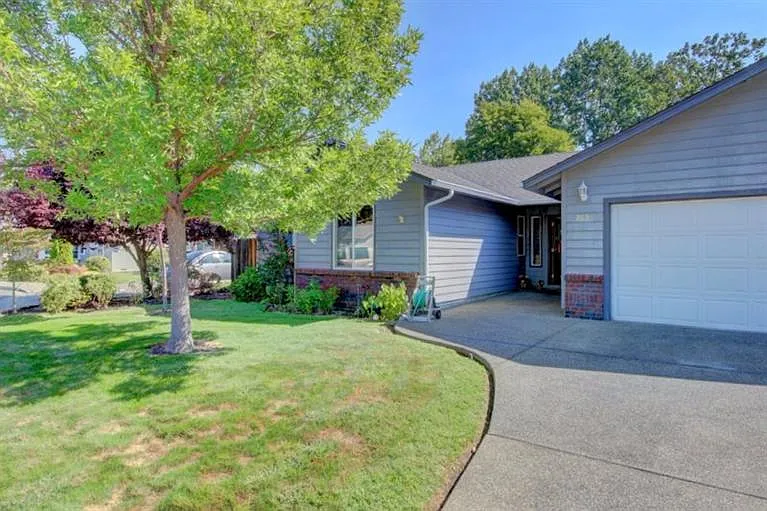 2635 SW Garden Meadow Dr photo 1