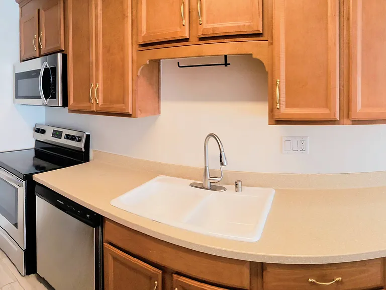 Aviation Townhomes — Photo 13