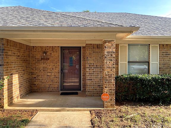 2nd image of 2865 Briarwood Dr