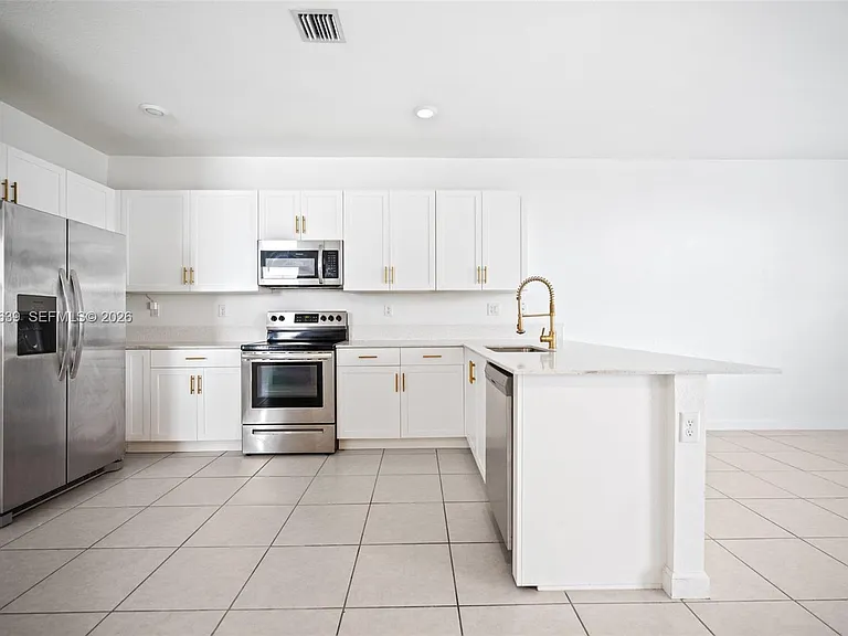 11949 SW 245th Ter — Photo 3