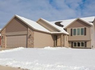 5457 Weatherstone Dr NW, Rochester, MN 55901