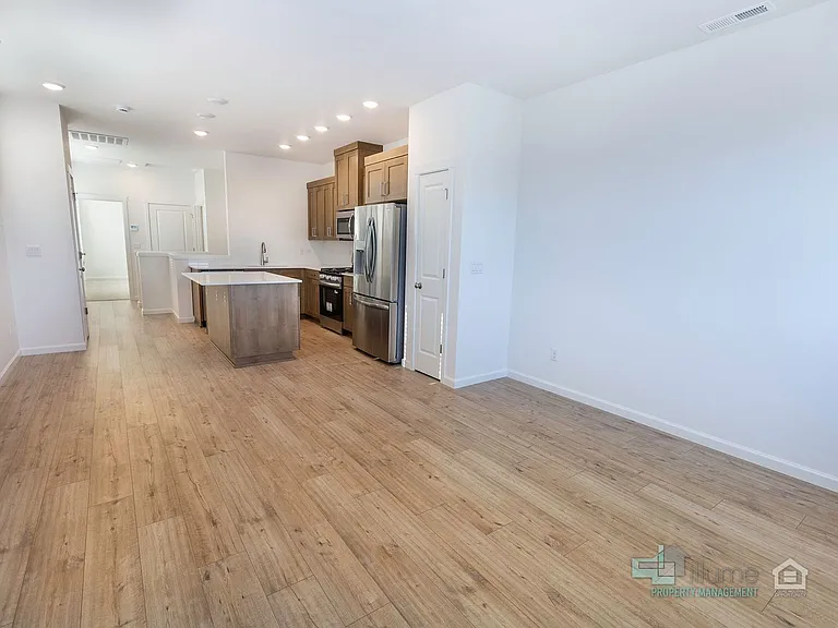 3691 SW 209th Ave — Photo 32