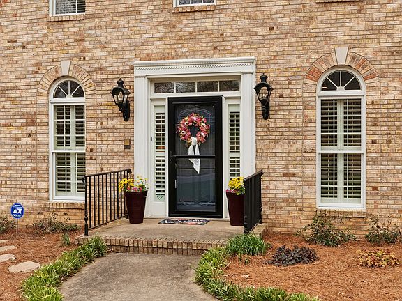 2nd image of 2872 Summer Lawn Dr