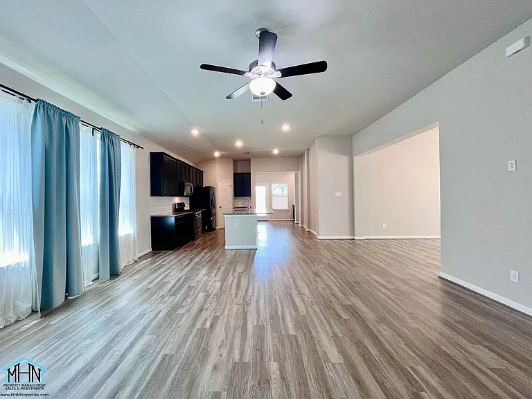 2307 Castello Way — Photo 9