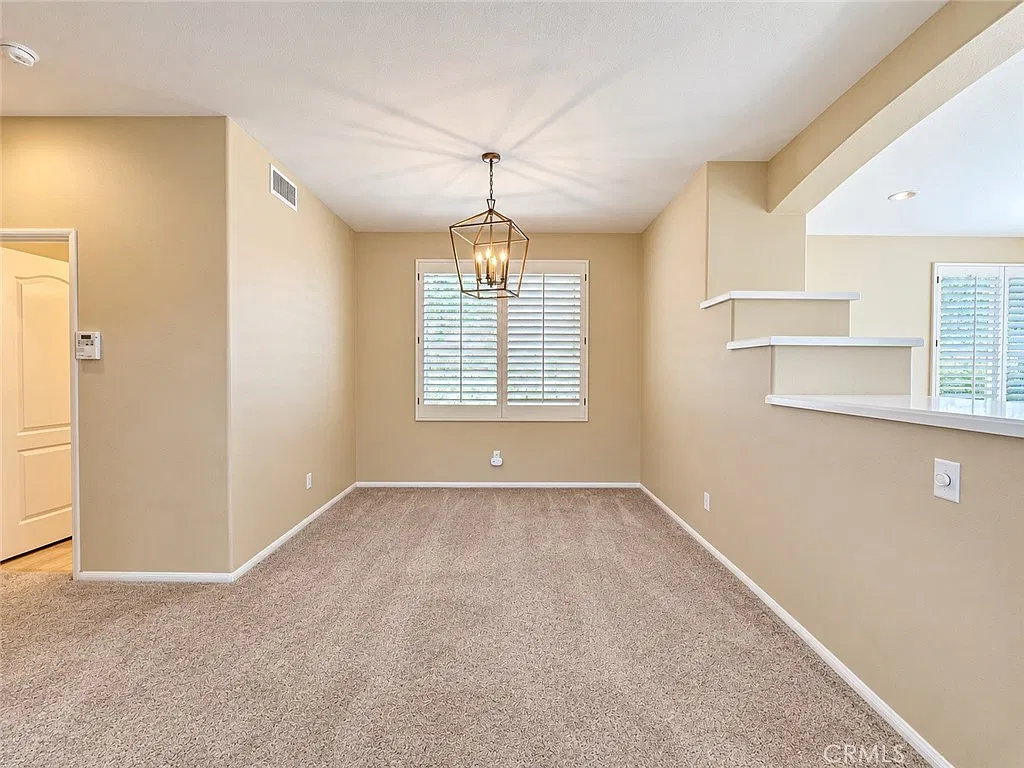 3 bed, 2.5 bath, 2072 sqft, $5,500 — Photo 4