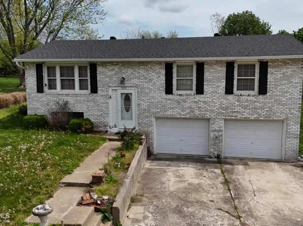 1221 Mernie Dr, Jefferson City, MO 65109