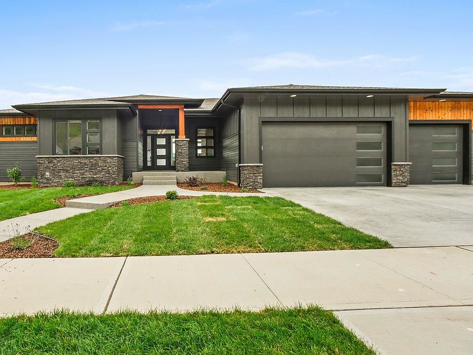 1st image of 5100 E 38th Ave