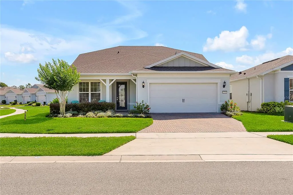 4 bed, 3.0 bath, 2761 sqft, $2,895 — Photo 1