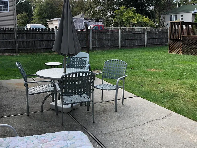 17 Clarence Ave — Photo 3