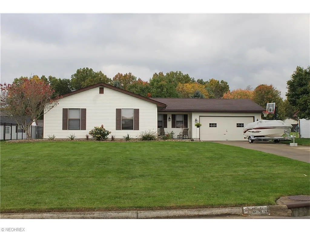 1343 Huntington Ct photo 1