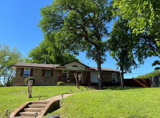 1208 Whispering Cir, Dallas, TX 75241