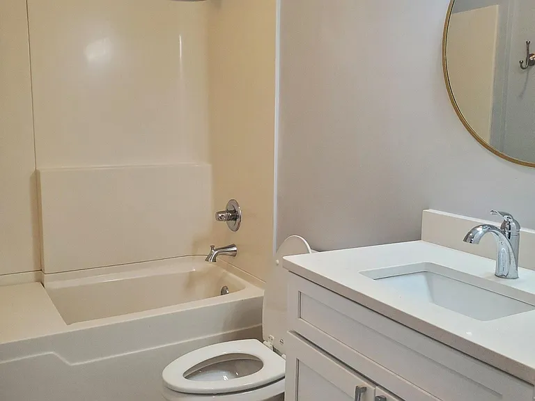 275 W Main St — Photo 18