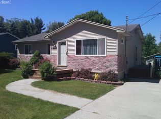 222 Hyatt Ln, Linden, MI